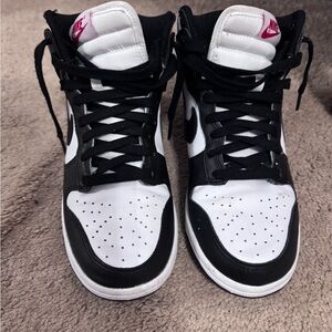 Panda Dunks Nike Black and White High-Tops